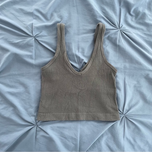Urban Outfitters ribbed cami tank top - Picture 1 of 3